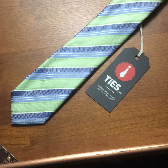 Green Silk Men’s Necktie - Picture 1 of 4